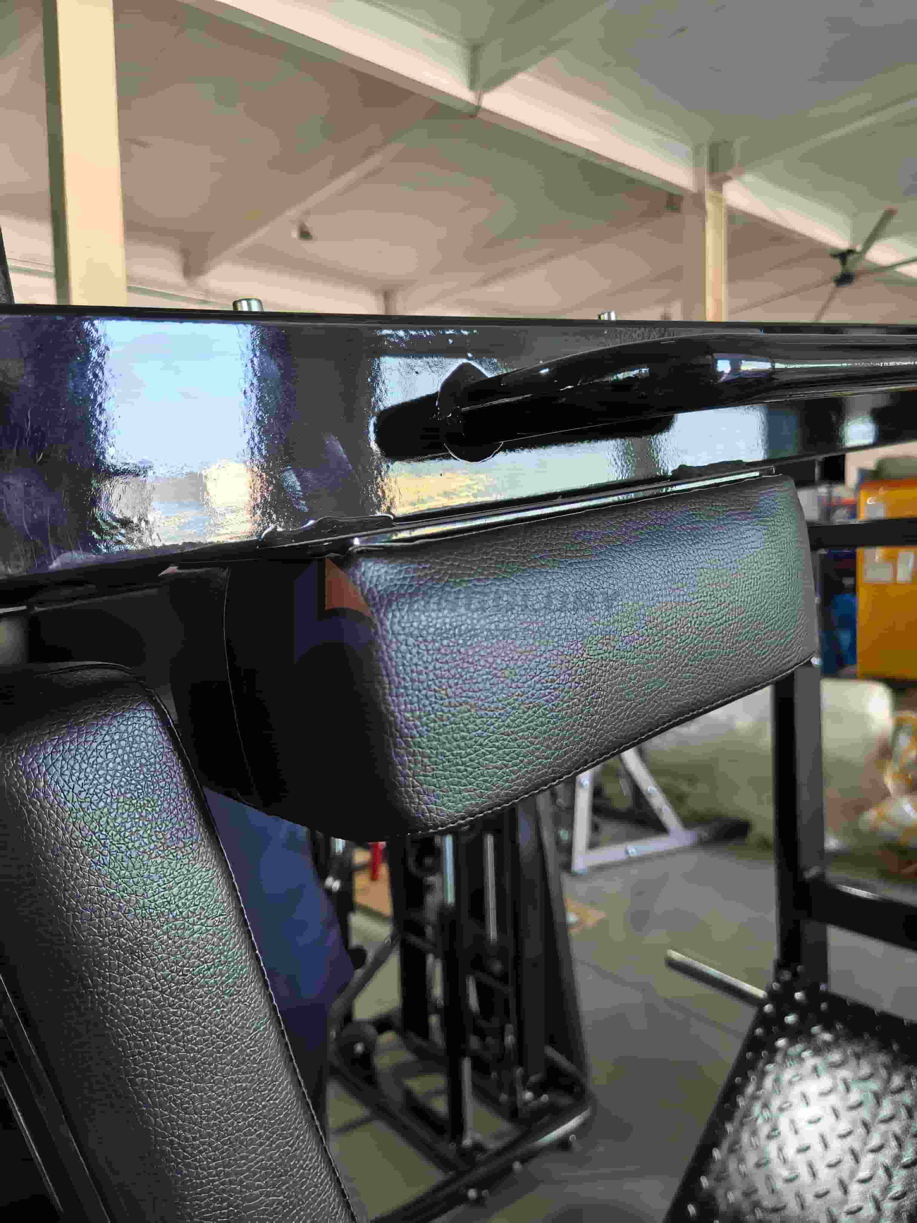 Plate Loaded Pendulum Squat Machine